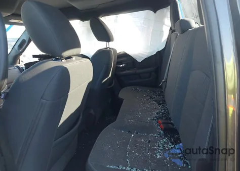 2021 Ram 1500 Classic Warlock 4X4 6'4 Box из США, поврежденный, VIN 1C6RR7GT9MS595910